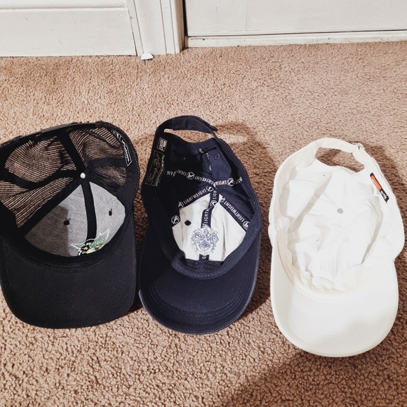 11 Caps | Different Brands - Picture 11 of 11